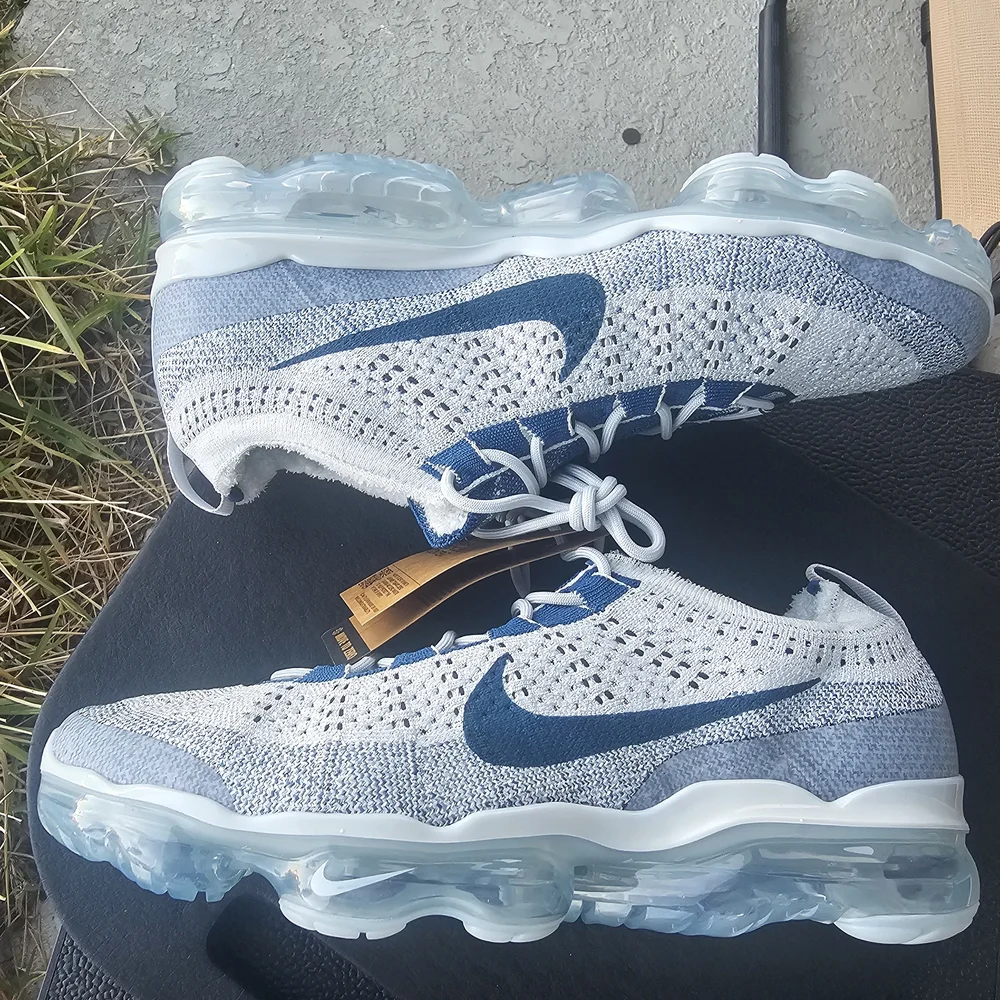 Size 10.5 - Nike Air VaporMax 2023 Flyknit Pure Platinum Court Blue (No Box) - Picture 3 of 10